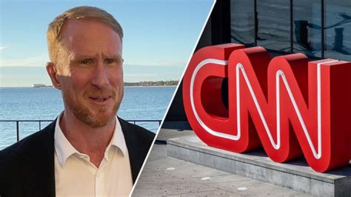 CNN.com - Florida's suburban croc hunter