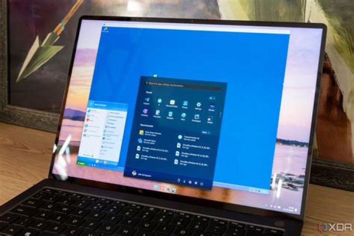 CNN.com - Microsoft to release Windows XP on Oct. 25