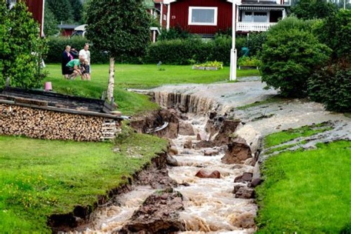 CNN.com - Sweden braced for floods