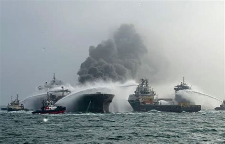 CNN.com - U.S. submarine, ship collide in North Arabian Sea