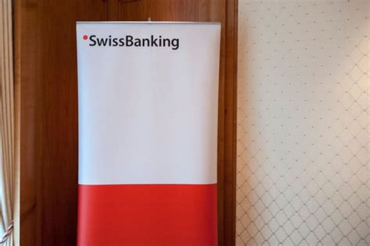 CNN - Swiss banks publish dormant WWII-era accounts