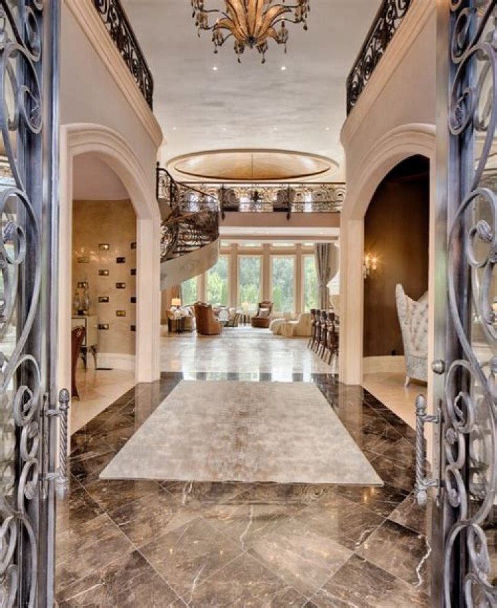 Cobb’s most expensive home on the market has 551 lightbulbs