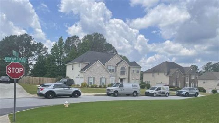 Conyers home invasion | Victim dies, deputies searching for man