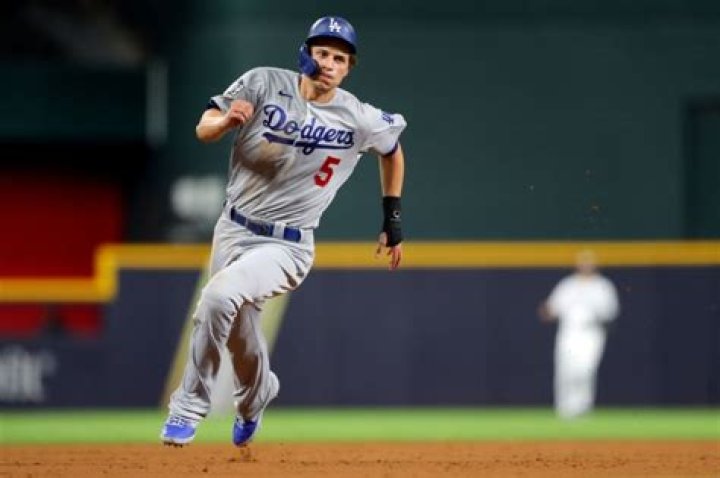 Corey Seager is powering up for his first Gold Glove