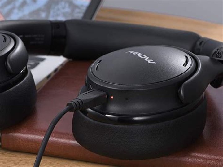 Cowin E7 vs. Mpow H19 IPO: Which headphones should you buy?