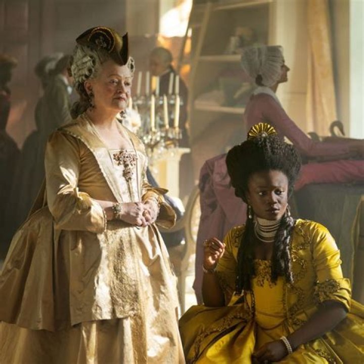 Dangerous Liaisons Recap: Who’s Sexing the Queen?