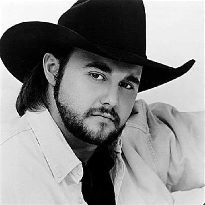 Daryle Singletary’s Version of “The Note” is the Most Famous