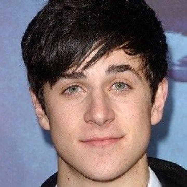 David Henrie- Height, Weight, Age, Net Worth, Hair, Eye Color