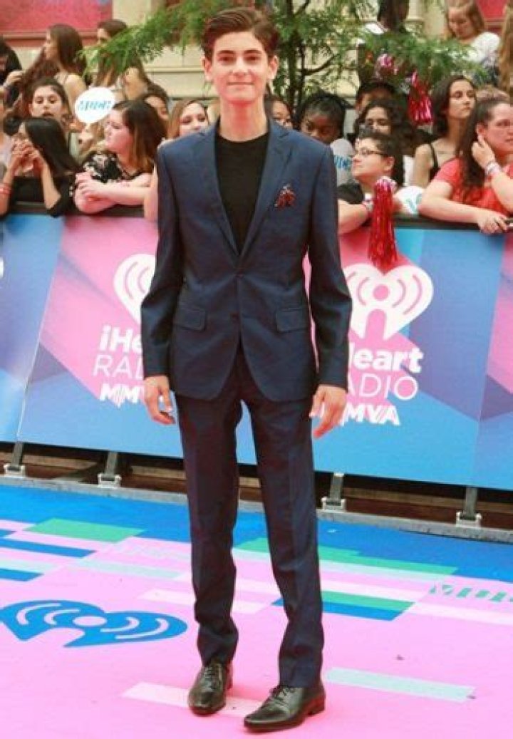 David Mazouz Height Weight Body Stats