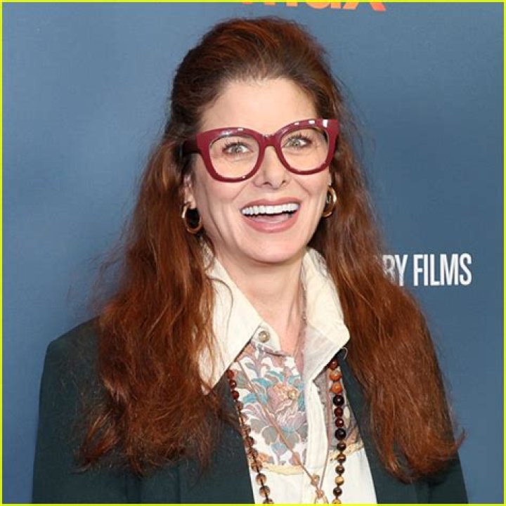 Debra Messing Net Worth