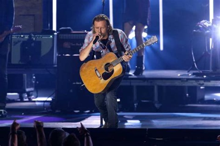 Dierks Bentley Extends Beers on Me Tour Into 2022 With New Dates