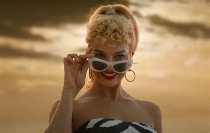 Discovering The Life Of Margot Robbie's Half Sister: A Deep Dive