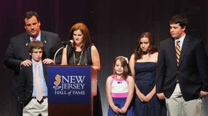 Does Christie Sides Own Kids?