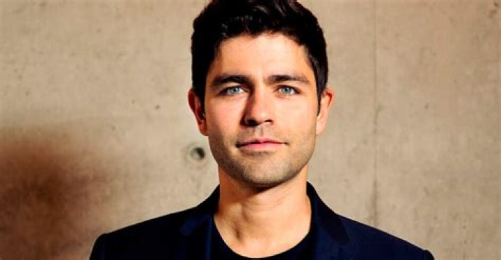 El actor Adrian Grenier enseña el pene sin querer... evitarlo: aumenta su 