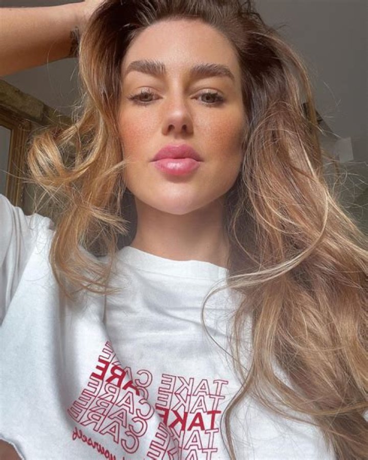 Eliza Rose Watson Age, Only Fans, Height, Net Worth, Family| Stark Times