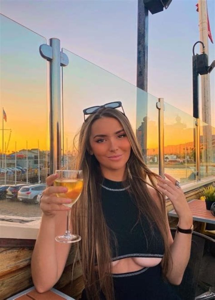 Emma Char Biography, Wiki, Height, Age, Facts, Net Worth