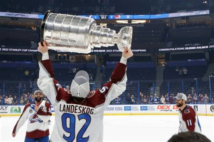 ESPN’s Sean McDonough on the Stanley Cup and his return to NHL broadcasting
