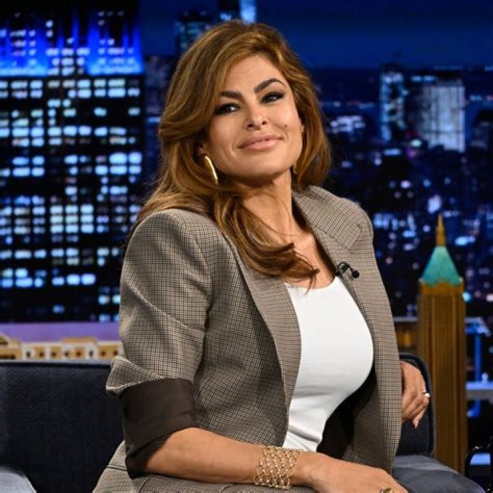 Eva Mendes Got a Bob and She's Loving It