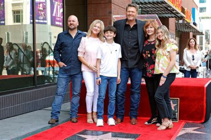 Exploring Blake Shelton's Sister: A Glimpse Through Photos