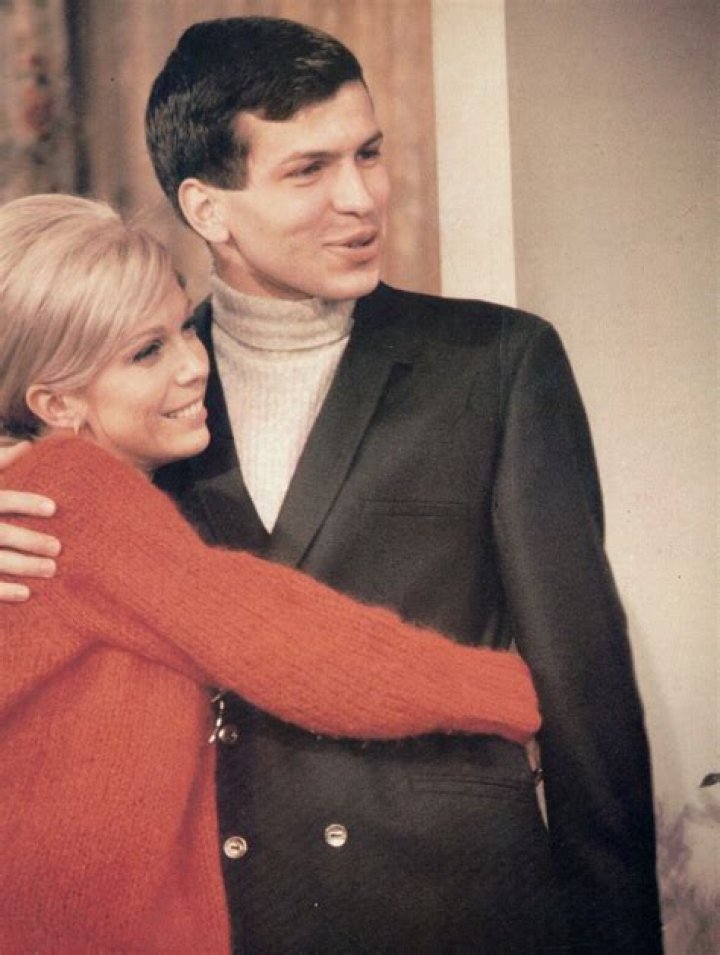 Exploring The Personal Life Of Frank Sinatra: A Journey Through The Icon's Private World
