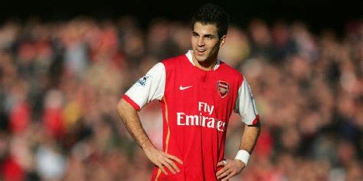 Fabregas signs eight-year contract - CNN.com