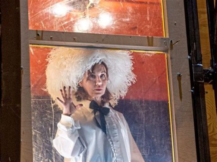 Fantasma – René Pollesch misstraut Fantasmen wie der Liebe