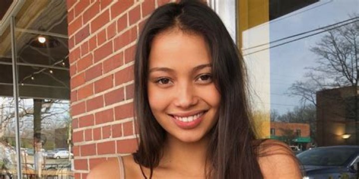 Fiona Barrón Biography, Wiki, Age, Height, Family, Net Worth