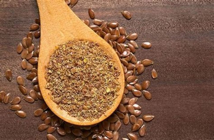 Flaxseed oil and fish oil for dry eyes