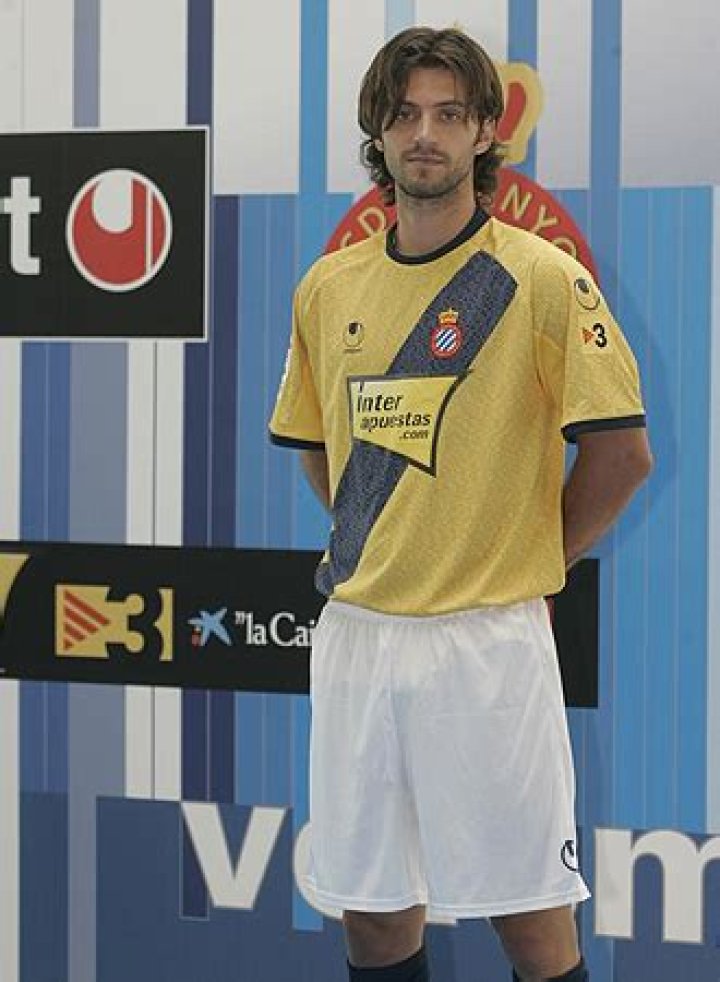 Football: Espanyol captain Jarque dies