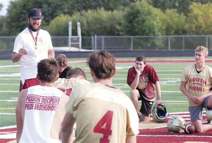 Football Recruiting | Cretin Derham Hall