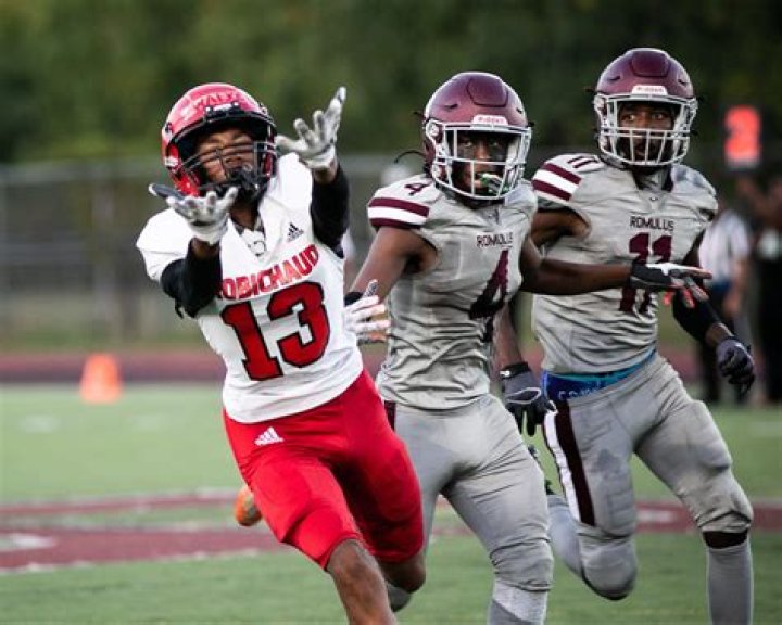 Football Recruiting | Robichaud Senior High School