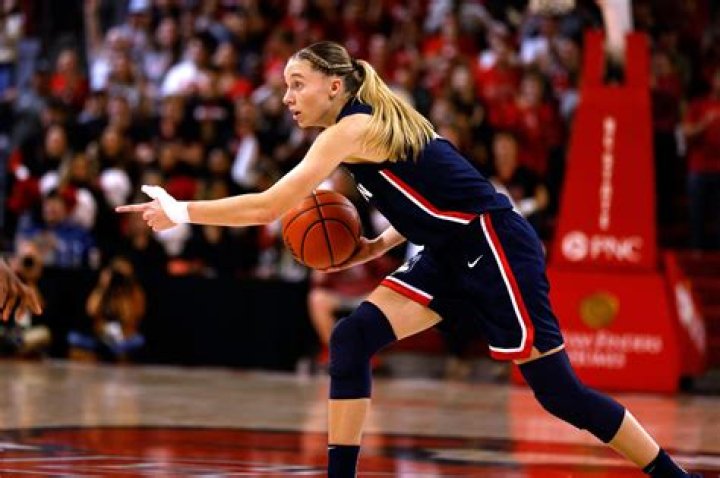 For UConn to thrive, Paige Bueckers needs to be more like Caitlin Clark