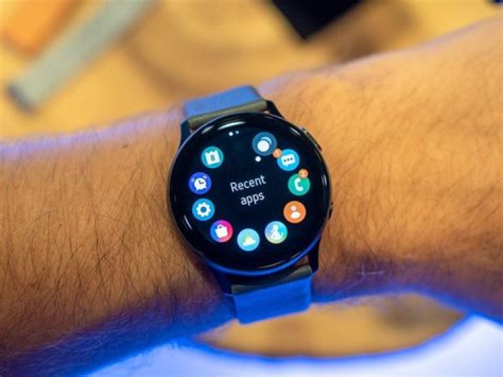 Galaxy Watch Active 2 vs. Fossil Sport: Which should you buy?