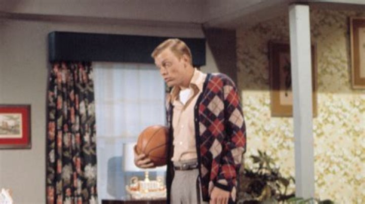 	Gavan O’Herlihy, Chuck Cunningham in ‘Happy Days,’ Dies at 70	