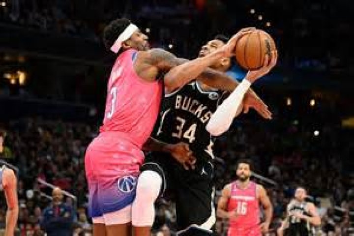 Giannis pulls off greatest stat pad moment ever as Bucks beat Wizards