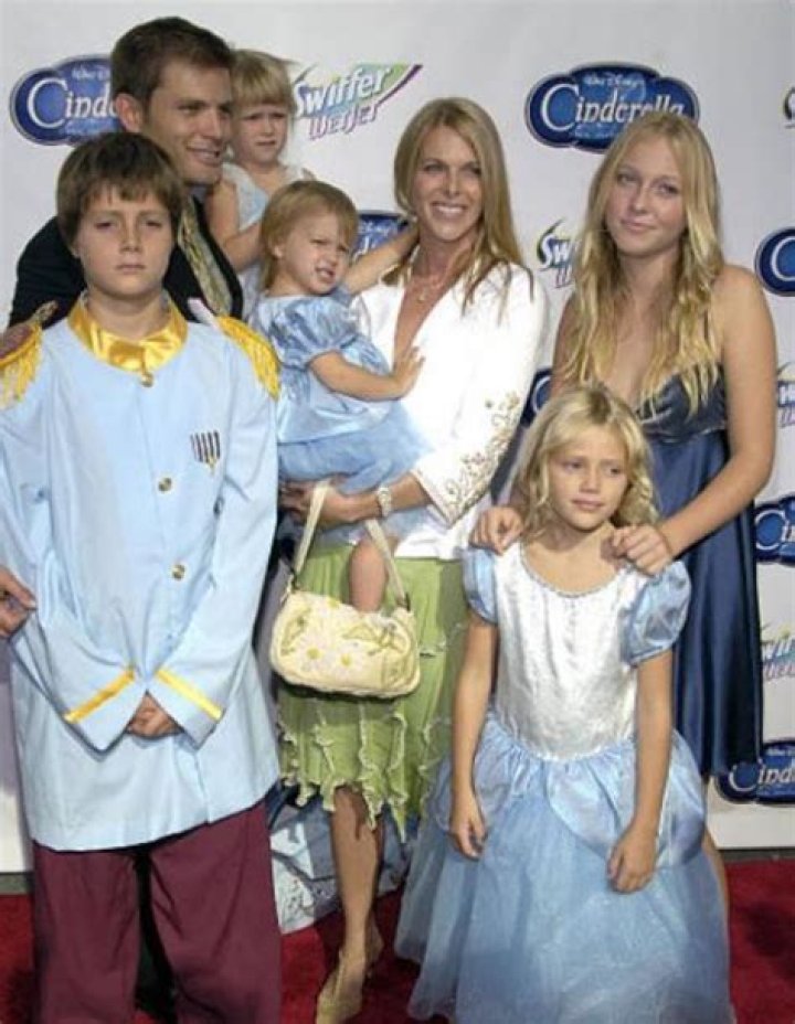 Grace Van Dien Parents and Siblings Make A Huge Family