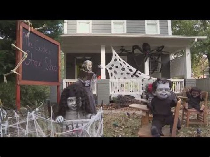 Halloween decorations across the metro | Ghoul school display