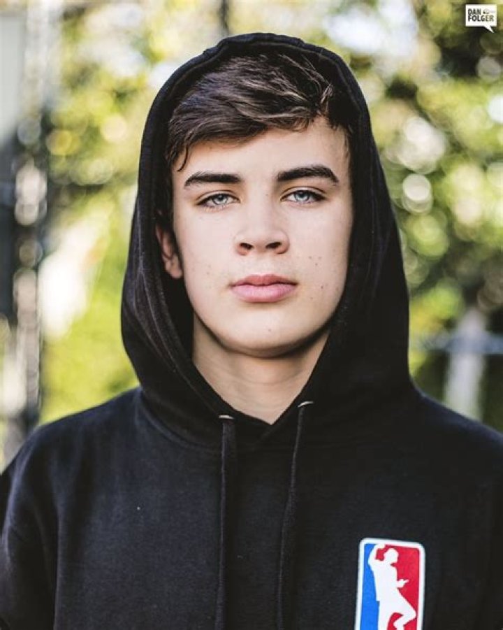 Hayes Grier Biography, Wiki, Age, Height, Family, Net Worth