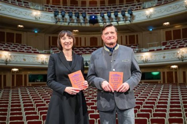 Hessisches Staatstheater Wiesbaden | nachtkritik.de