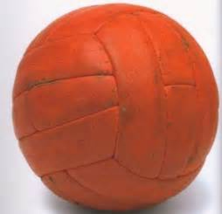 Historia de un balón anaranjado