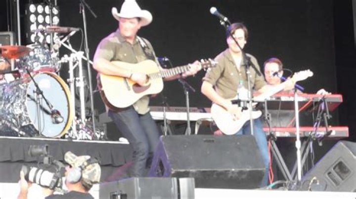 How About a Toss for “Ten Rounds with José Cuervo” with Tracy Byrds?