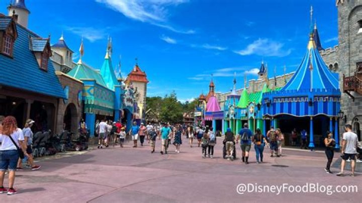 How do you get magic in Magic Kingdom?