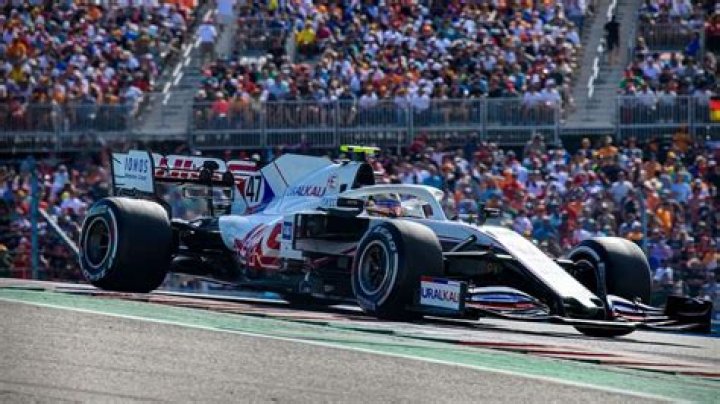 How Does F1 Team Radio Work?