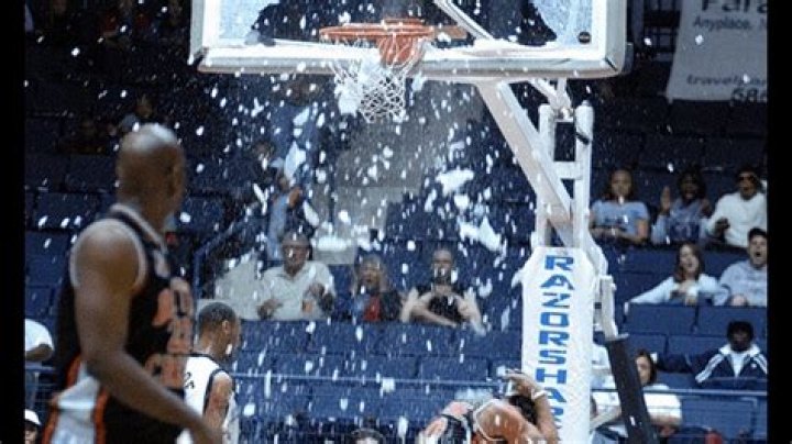 How Many Backboards Did Shaq Break? Exploring Shaquille O'Neal’s ‘Crazy’ Broken Rim Tree