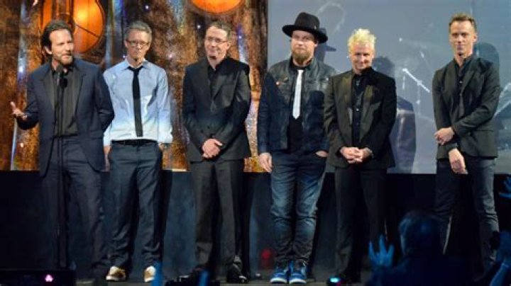 How much are Pearl Jam members worth?