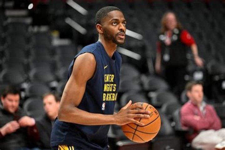 How Much Does Justin Holiday Make?