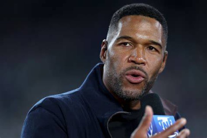 How much does Michael Strahan make on Fox NFL?