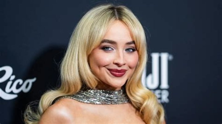 How Tall Is Sabrina Carpenter In Feet? Discovering The Height Of This Talented Star