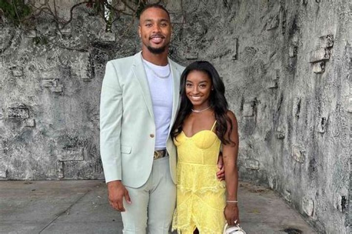 How Tall Is Simone's Husband? A Deep Dive Into Their Relationship