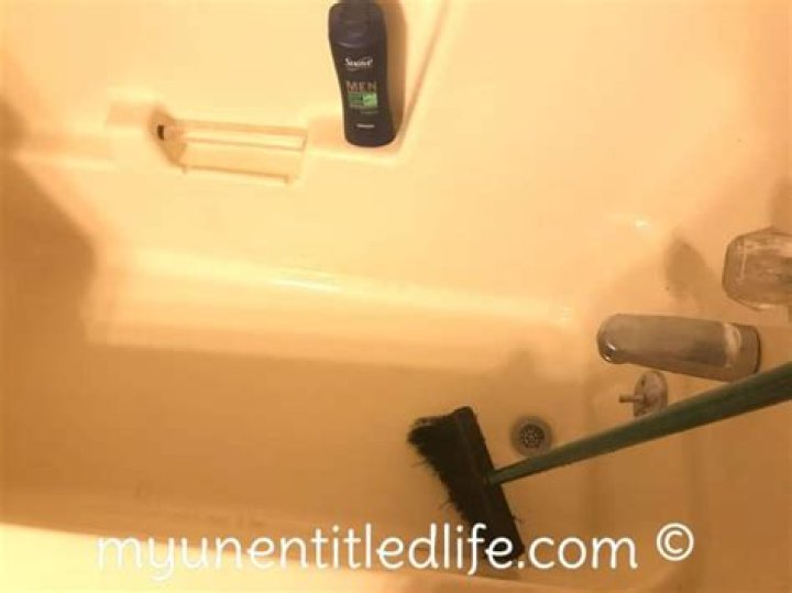 How to Clean a Child's Bathtub Without Hurting the Kid